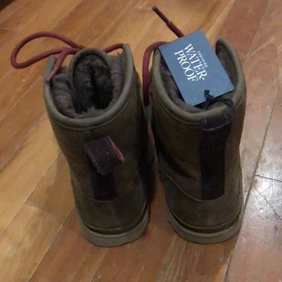 UGG boot - Picture 3 of 3